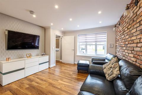 81 Bisset Place, Bathgate, EH48 2XR