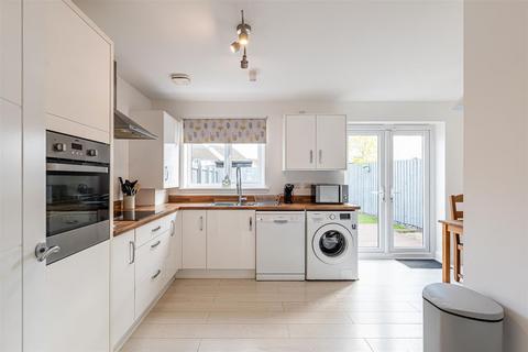 81 Bisset Place, Bathgate, EH48 2XR