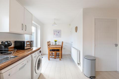 81 Bisset Place, Bathgate, EH48 2XR