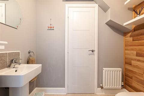 81 Bisset Place, Bathgate, EH48 2XR