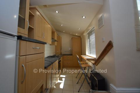 6 bedroom terraced house to rent, Norwood Road, Hyde Park LS6