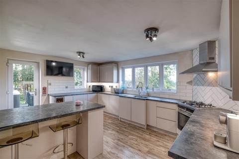 6 Badger Brook Lane, Astwood Bank, Redditch, B96 6EJ