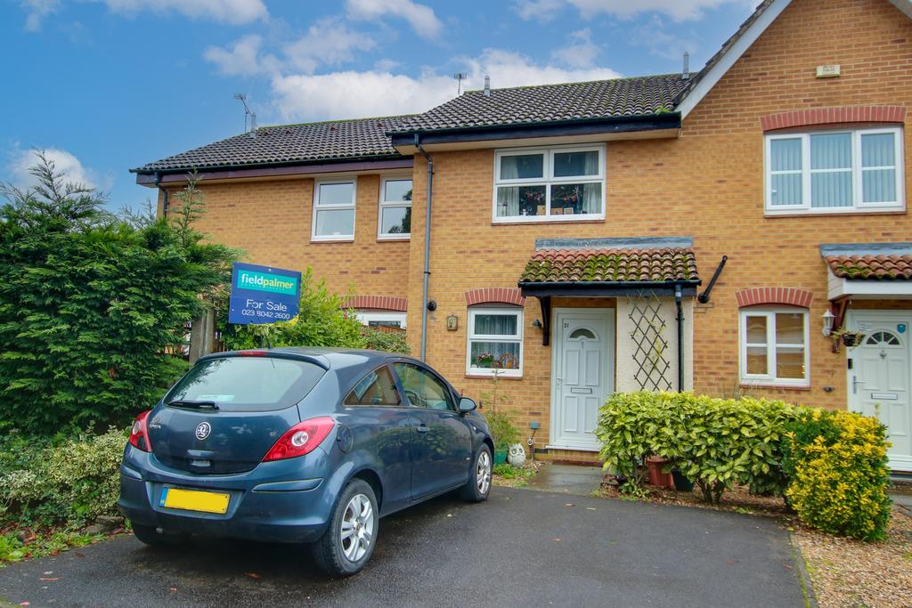 HEDGE END! SOUTH FACING GARDEN! NO FORWARD CHAIN! 2 bed terraced house