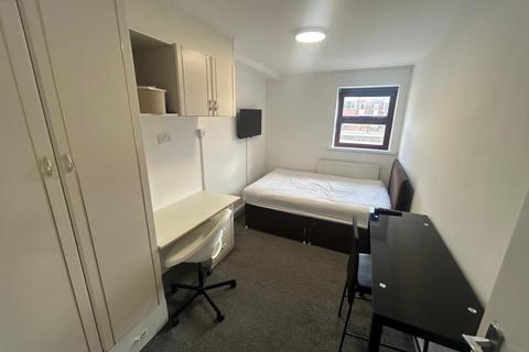 3 bedroom flat to rent, KELSO HEIGHTS, UNIVERSITY, LEEDS