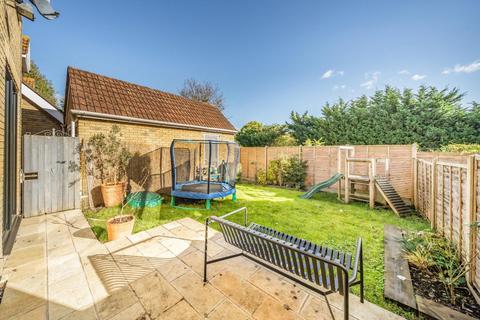 1 Betts Close, Beckenham, BR3 4XP