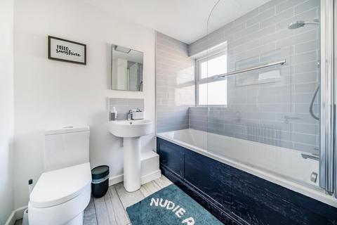 1 Betts Close, Beckenham, BR3 4XP