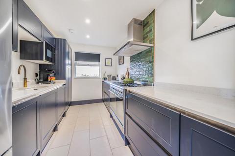 1 Betts Close, Beckenham, BR3 4XP