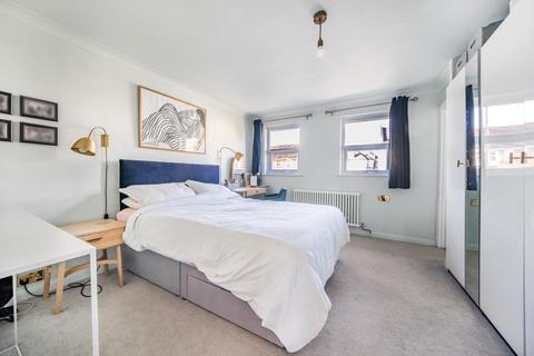1 Betts Close, Beckenham, BR3 4XP