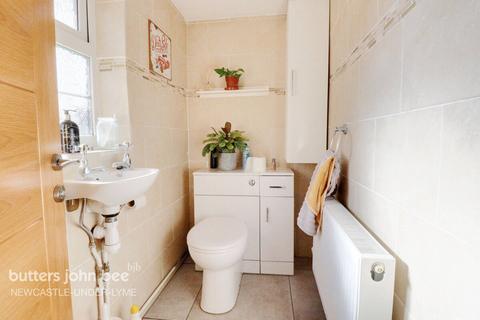 4 bedroom terraced house for sale, Victoria Street, Stoke-On-Trent
