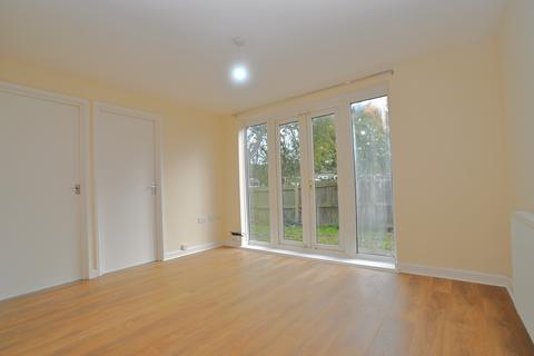 2 bedroom flat to rent, Coventry Close, Stevenage, SG1