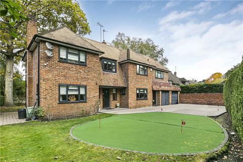 18 Parvis Road, West Byfleet, KT14 6HA