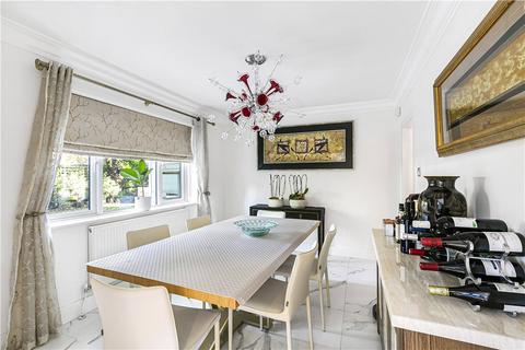 18 Parvis Road, West Byfleet, KT14 6HA