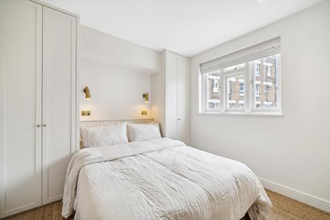 2 bedroom terraced house to rent - Passmore Street, London, SW1W