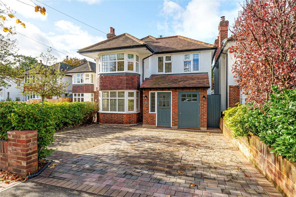 Ember Gardens, Thames Ditton, KT7 4 bed detached house for sale £