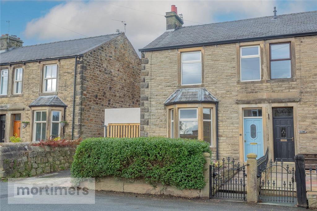 Waddow View, Waddington, Clitheroe, Lancashire, BB7 3 bed end of terrace house for sale £335,000