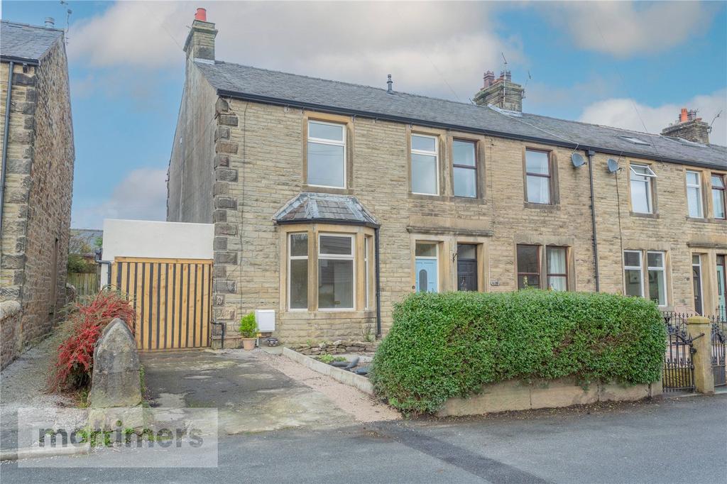 Waddow View, Waddington, Clitheroe, Lancashire, BB7 3 bed end of