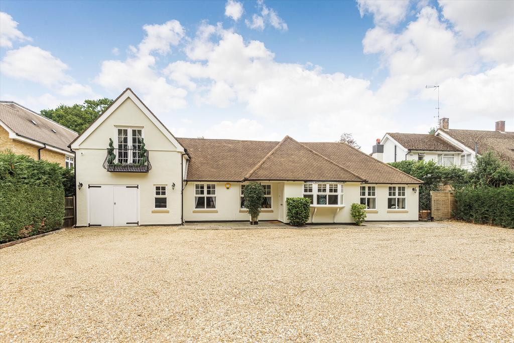 Knowle Grove, Virginia Water, Surrey, GU25 4 bed detached house £