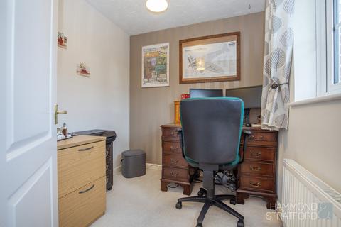 59 Burdock Close, Wymondham, NR18 0YE
