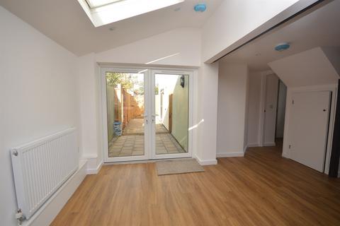 2 Gore Lane, Rayne, Braintree, CM77 6TU