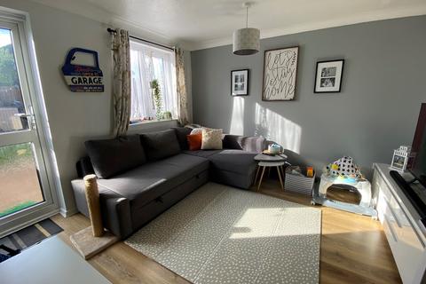 2 bedroom terraced house to rent, New Milton, Hampshire