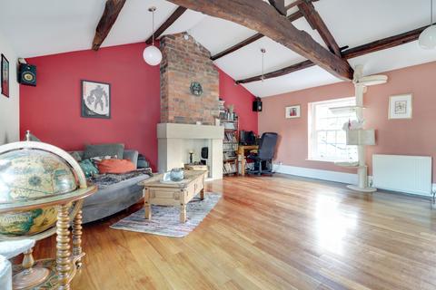 2 bedroom terraced house for sale, Northgate, Horbury, Wakefield, West Yorkshire, WF4