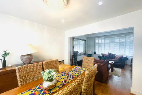 4 bedroom semi-detached house to rent - Dollis Hill Avenue, Dollis Hill, NW2