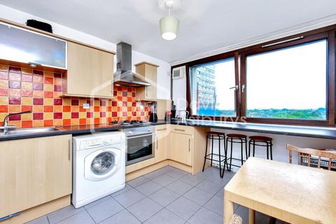 3 bedroom apartment to rent, Bethune Road, Stoke Newington, London