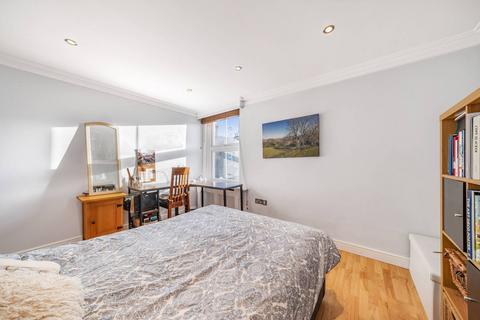 30 Chapter Chambers, London, SW1P 4NN
