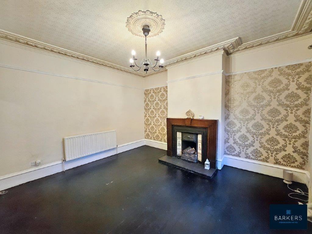 Bradford Road, Batley 3 bed terraced house for sale £179,950