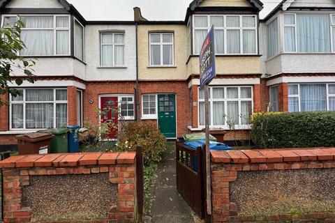 3 bedroom terraced house for sale - Montgomery Road, Edgware