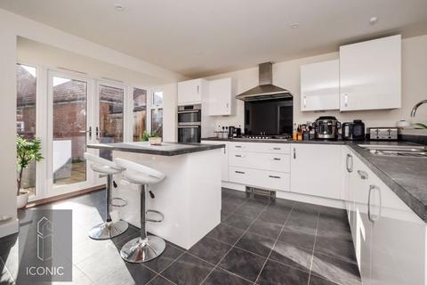 4 bedroom detached house for sale, Flag Cutters Way, Horsford, Norwich