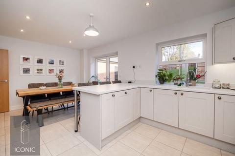 4 bedroom detached house for sale, Sidney Bunn Way, Drayton, Norwich