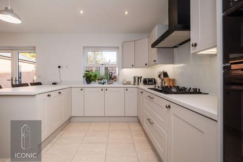 4 bedroom detached house for sale, Sidney Bunn Way, Drayton, Norwich
