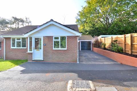 2 bedroom bungalow for sale - Brooklands Drive, Kings Heath, Birmingham, B14