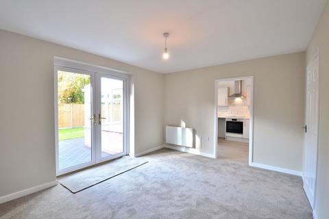 2 bedroom bungalow for sale - Brooklands Drive, Kings Heath, Birmingham, B14