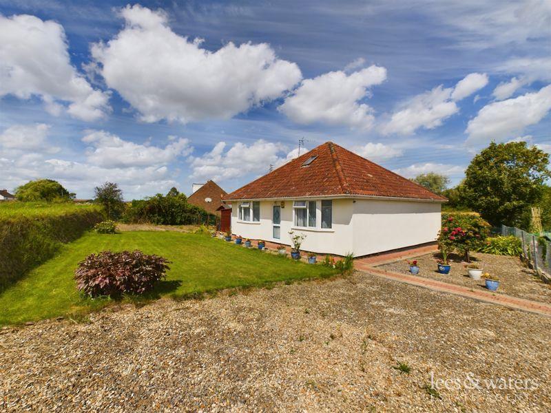 Plum Lane, Dunwear LARGE PLOT 2 bed detached bungalow for sale £350,000