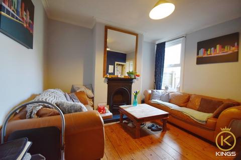 5 bedroom semi-detached house to rent, Manor Road, Guildford