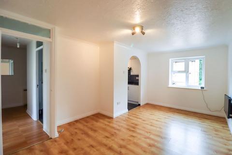 2 bedroom apartment to rent, Wood Green, Basildon