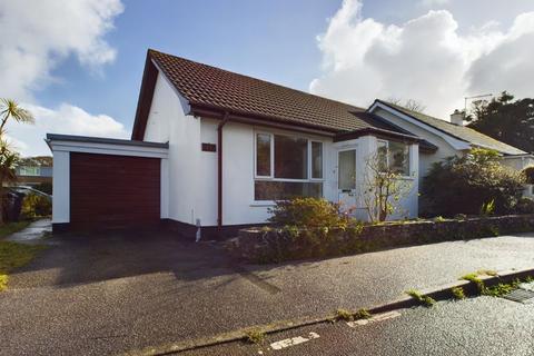 3 bedroom bungalow for sale, Knights Meadow, Truro - 3 bedroom semi-detached bungalow