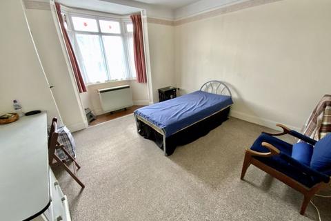 33 Rosebery Road, Bournemouth, BH5 2JH