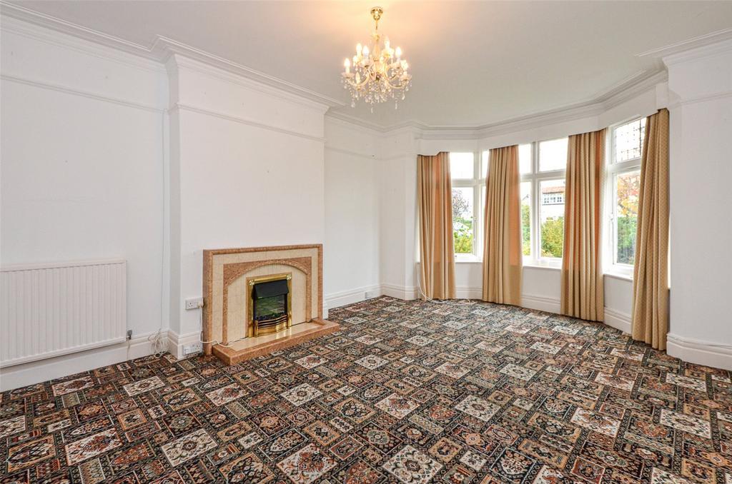 Roumania Crescent, Llandudno, Conwy, LL30 2 bed apartment for sale £