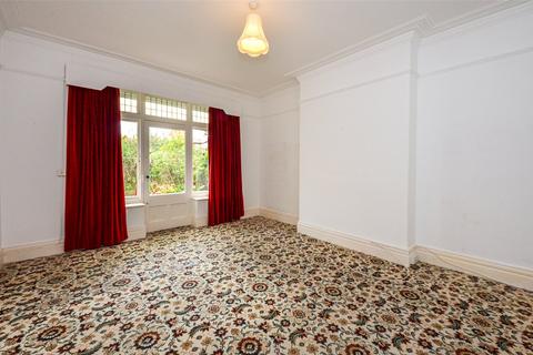 2 bedroom apartment for sale, Roumania Crescent, Llandudno, Conwy, LL30