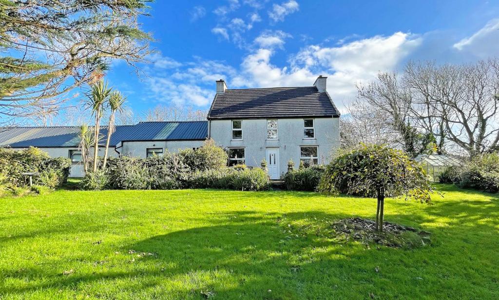 Penysarn, Isle of Anglesey, LL69 3 bed detached house for sale £495,000