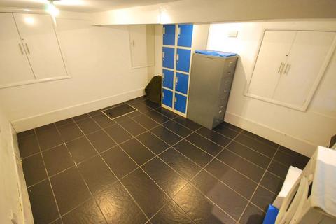 23 Priory Gardens, London, W5 1DX