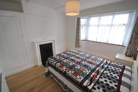 23 Priory Gardens, London, W5 1DX