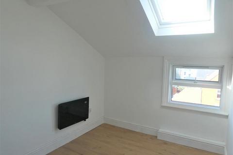1 bedroom flat to rent, Belgrave Road, Colwyn Bay, Conwy, LL29 8EY