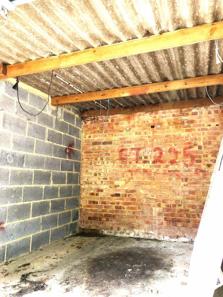 Inside height at rear
