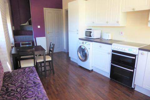 3 bedroom house to rent, Newsome, Huddersfield HD4