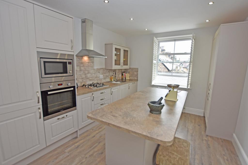 Cold Bath Road, Harrogate, North Yorkshire, HG2 2 bed apartment to rent £1,200 pcm (£277 pw)