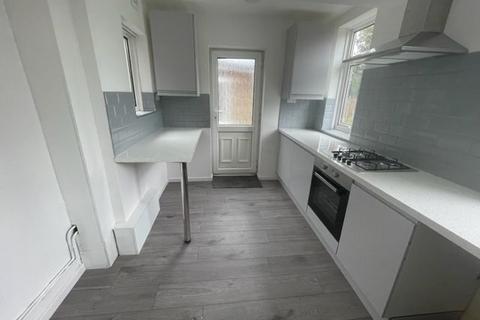 3 bedroom detached house to rent, 73 Graham Gardens